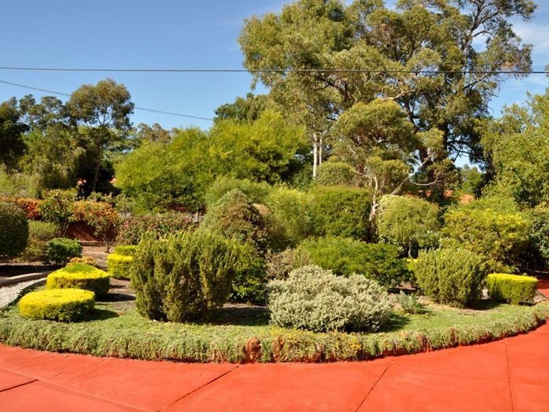 6 Binya Court, Kalamunda WA 6076