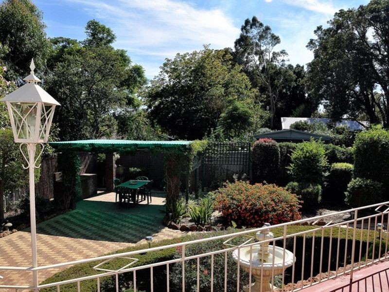6 Binya Court, Kalamunda WA 6076