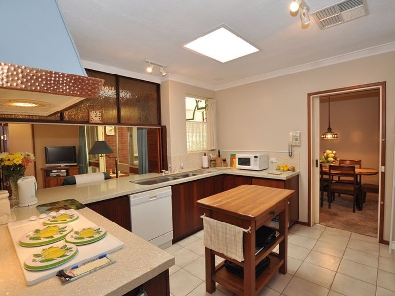 6 Binya Court, Kalamunda WA 6076