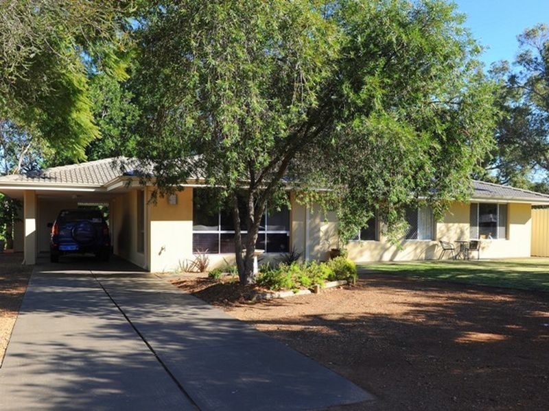 11 Petunia Street, Kalamunda WA 6076