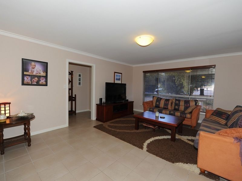 11 Petunia Street, Kalamunda WA 6076