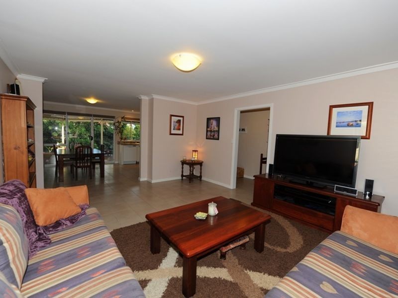 11 Petunia Street, Kalamunda WA 6076