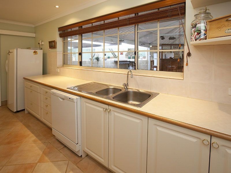 61 Betti Road, Kalamunda WA 6076