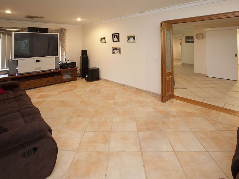 61 Betti Road, Kalamunda WA 6076