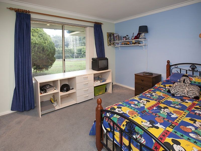 61 Betti Road, Kalamunda WA 6076