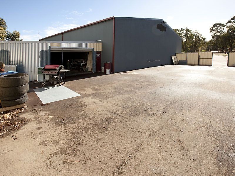 86 Halleendale, Walliston WA 6076