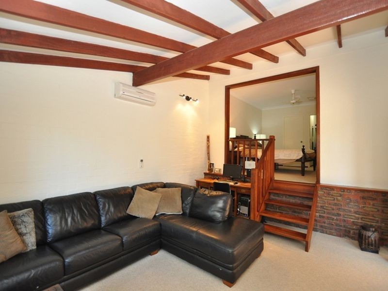 8 Tregenna Place, Gooseberry Hill WA 6076