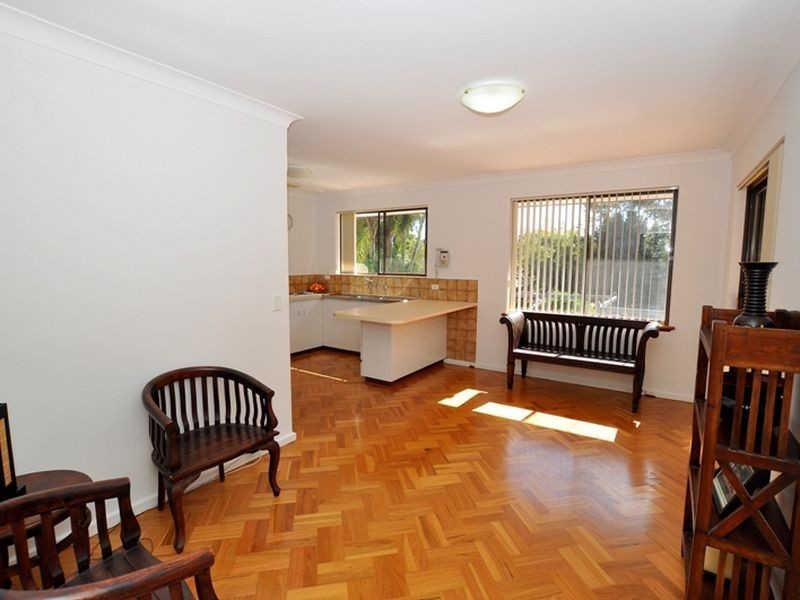 8 Tregenna Place, Gooseberry Hill WA 6076