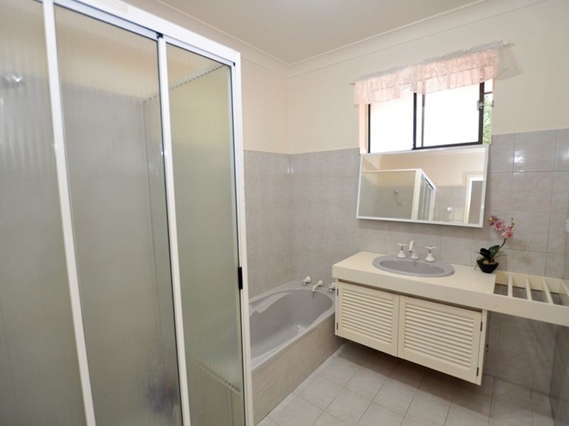 8 Tregenna Place, Gooseberry Hill WA 6076