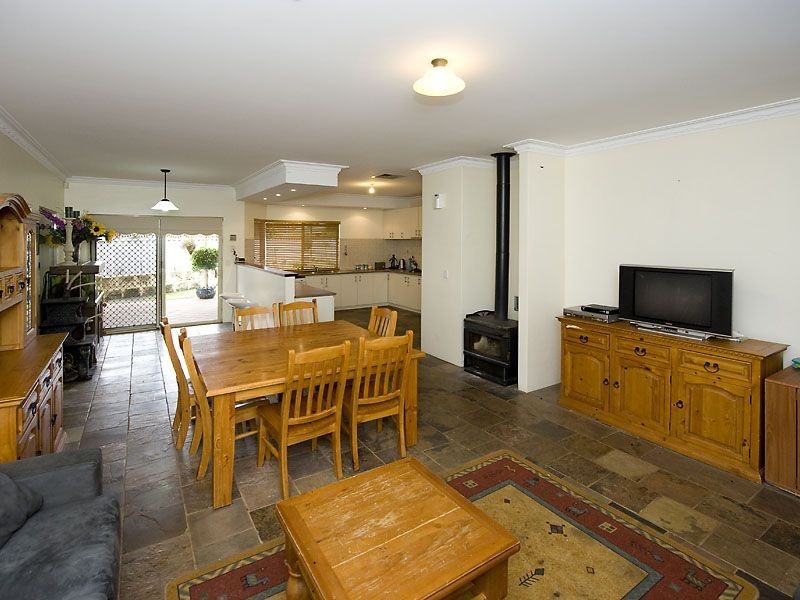 2 Littlefield Road, High Wycombe WA 6057