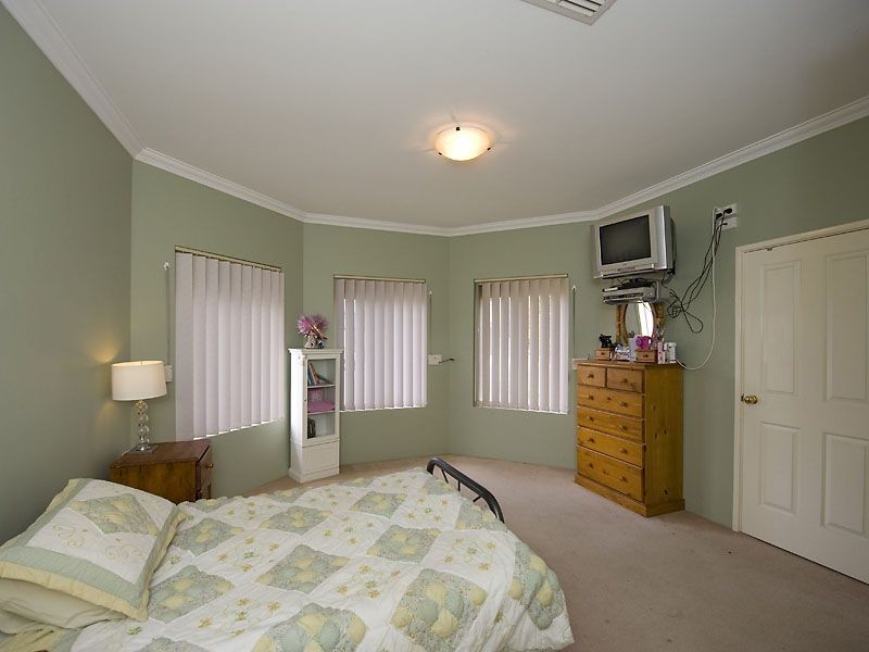 2 Littlefield Road, High Wycombe WA 6057