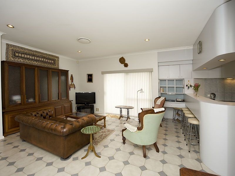 22 Elizabeth Street, Kalamunda WA 6076