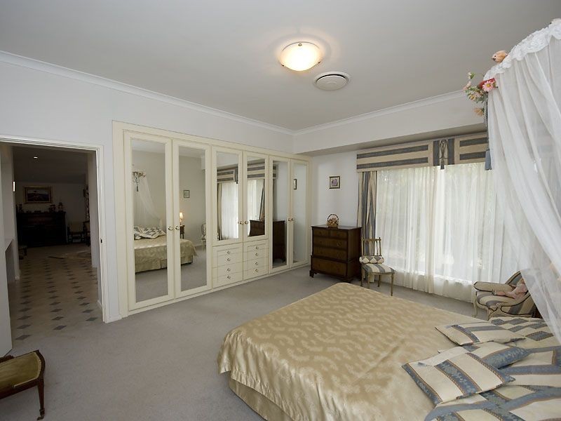 22 Elizabeth Street, Kalamunda WA 6076