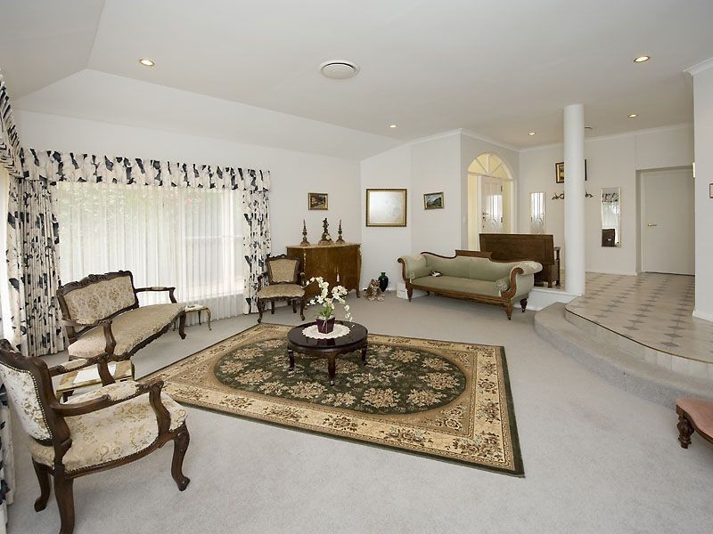 22 Elizabeth Street, Kalamunda WA 6076