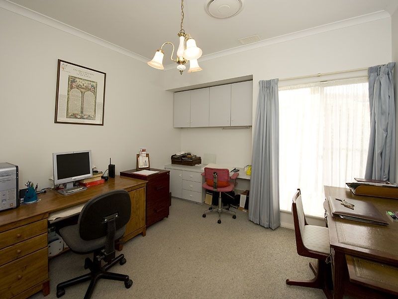 22 Elizabeth Street, Kalamunda WA 6076