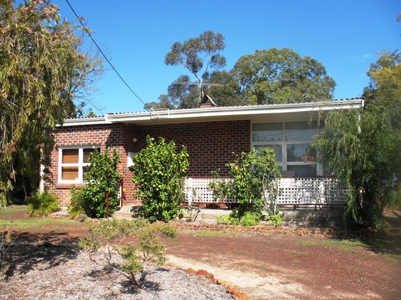 39 Temby Avenue, Kalamunda WA 6076