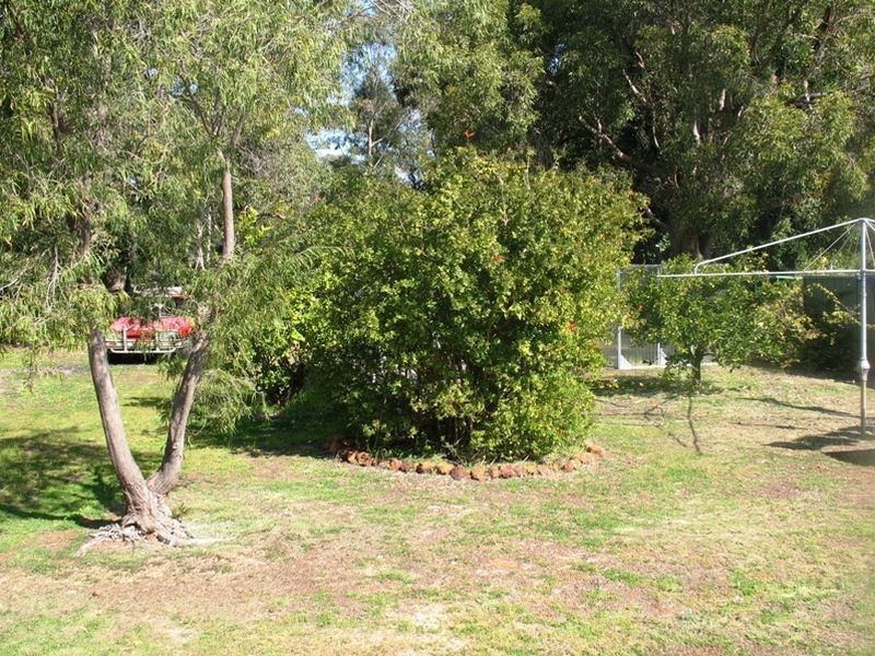 39 Temby Avenue, Kalamunda WA 6076