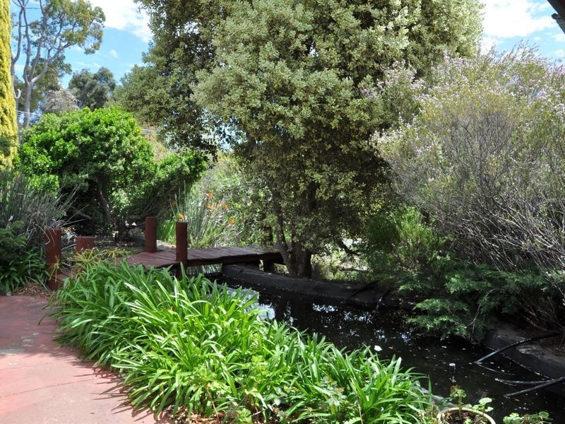 4 Neave Street, Pickering Brook WA 6076
