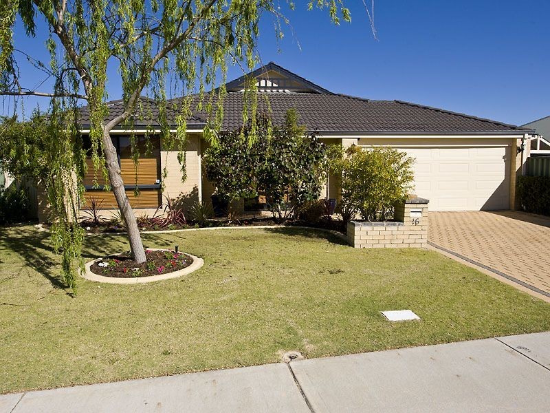 16 Upwood Circle, High Wycombe WA 6057