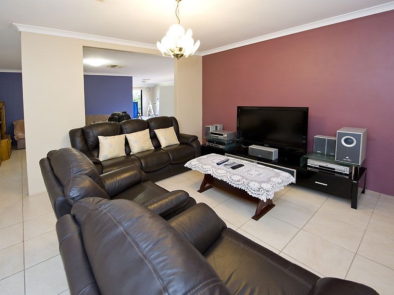 16 Upwood Circle, High Wycombe WA 6057