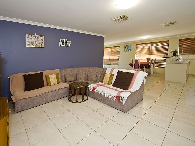 16 Upwood Circle, High Wycombe WA 6057