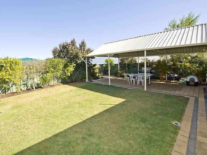 16 Upwood Circle, High Wycombe WA 6057