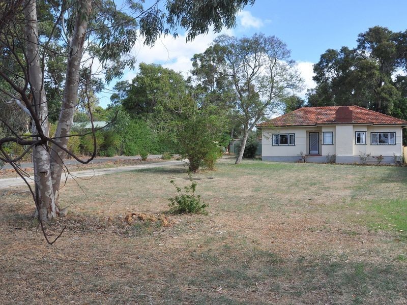 29 Lyndhurst Road, Kalamunda WA 6076