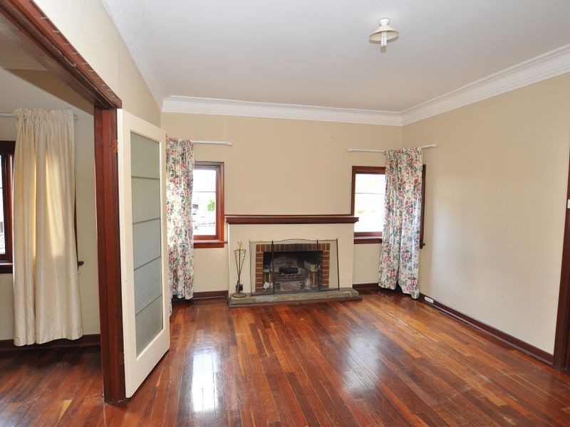 29 Lyndhurst Road, Kalamunda WA 6076