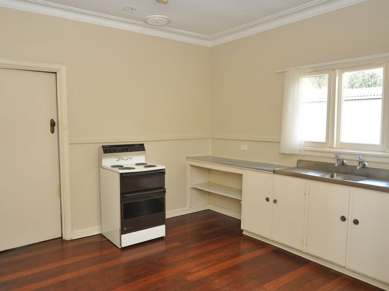 29 Lyndhurst Road, Kalamunda WA 6076