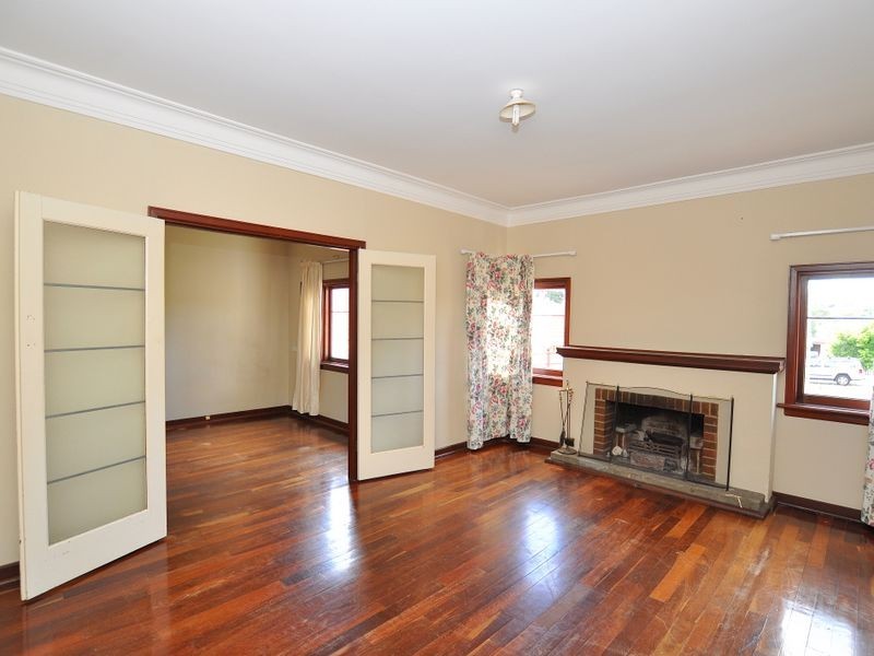 29 Lyndhurst Road, Kalamunda WA 6076