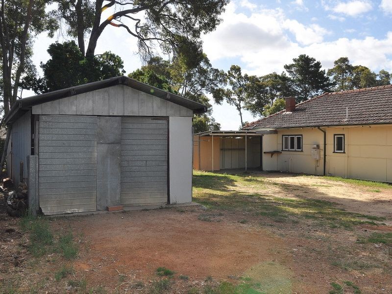 29 Lyndhurst Road, Kalamunda WA 6076