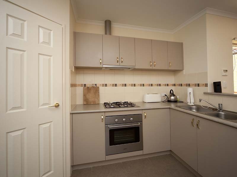 1/19 Boonooloo Road, Kalamunda WA 6076