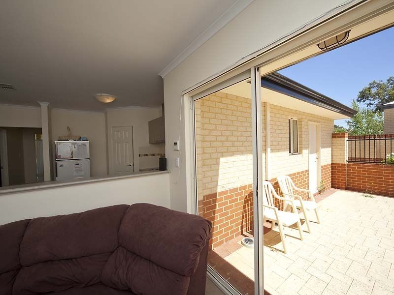 1/19 Boonooloo Road, Kalamunda WA 6076