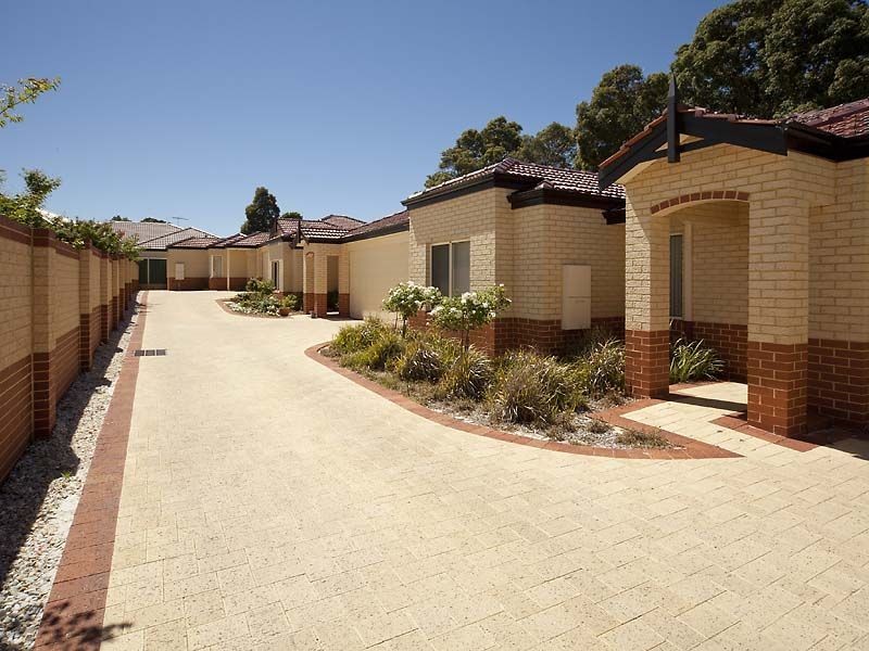 4/19 Boonooloo Road, Kalamunda WA 6076