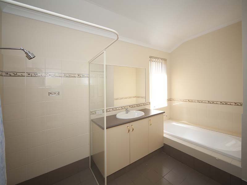 4/19 Boonooloo Road, Kalamunda WA 6076