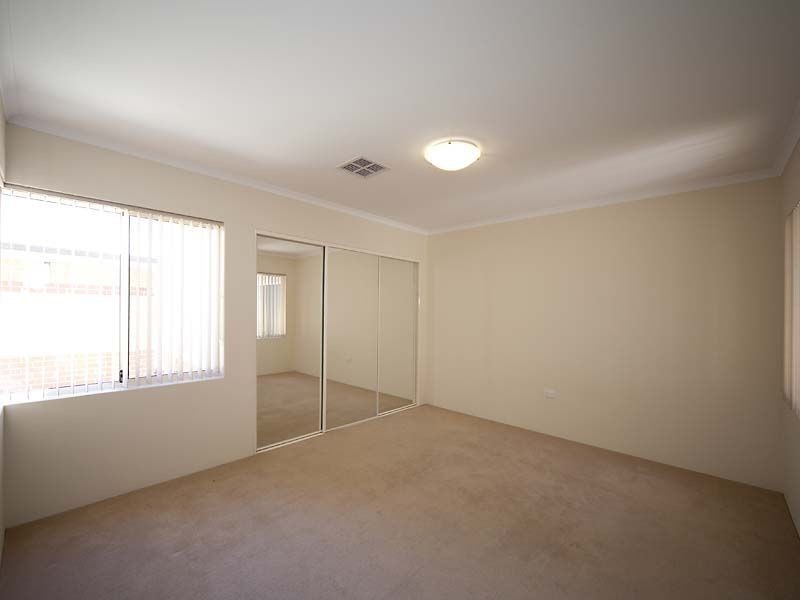 4/19 Boonooloo Road, Kalamunda WA 6076