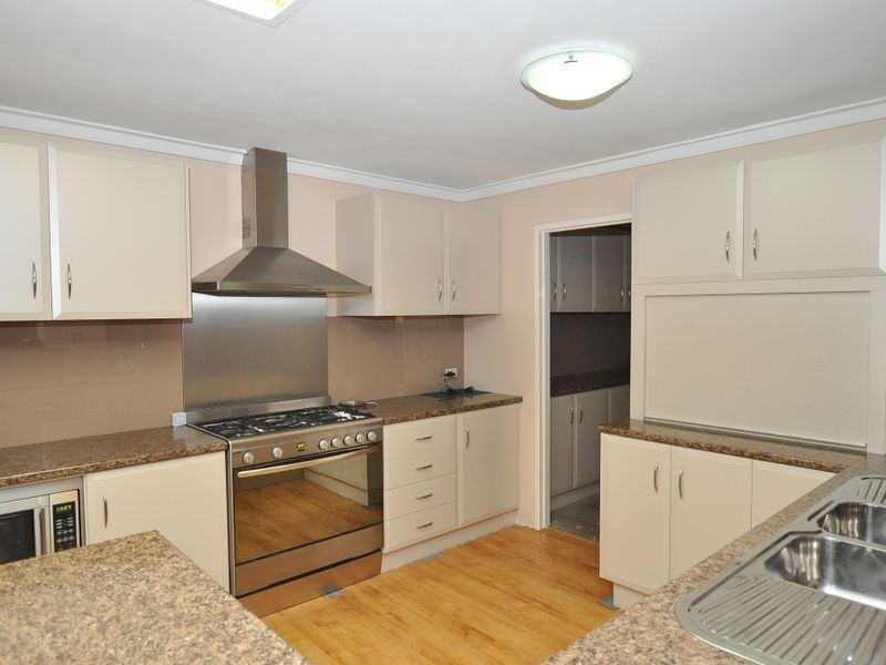 5 Urch Road, Kalamunda WA 6076