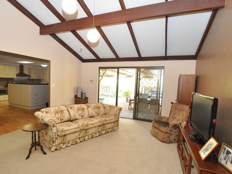 5 Urch Road, Kalamunda WA 6076