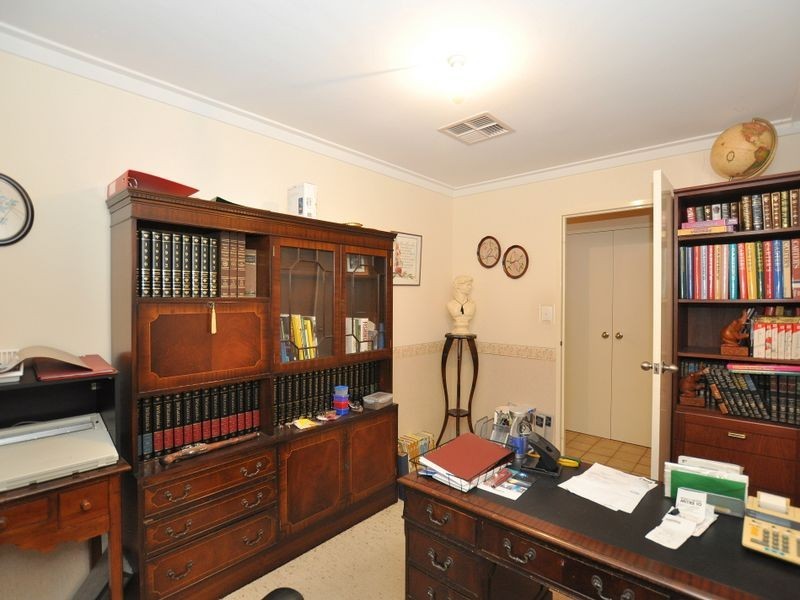 5 Urch Road, Kalamunda WA 6076