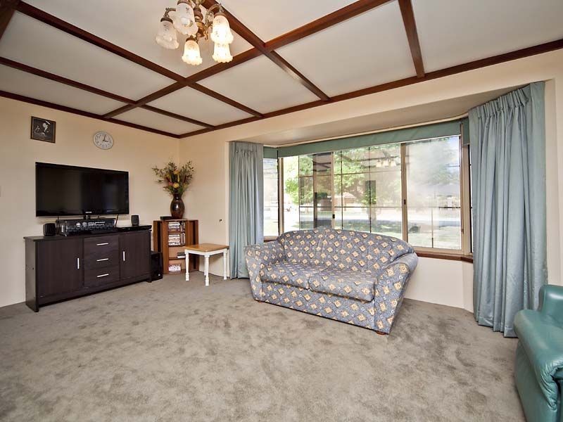 10 Butcher Road, High Wycombe WA 6057