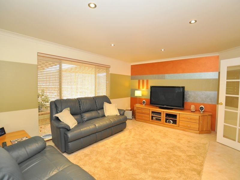 19 First Avenue, Bickley WA 6076