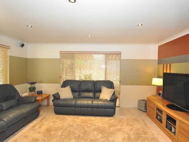 19 First Avenue, Bickley WA 6076