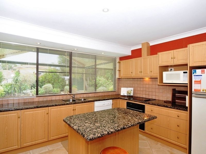 22 Ashurst Drive, Lesmurdie WA 6076