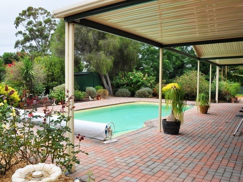 22 Ashurst Drive, Lesmurdie WA 6076