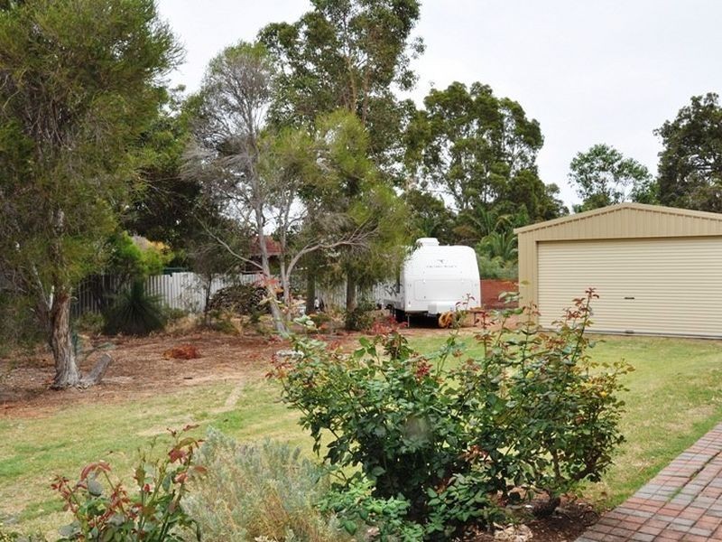 22 Ashurst Drive, Lesmurdie WA 6076