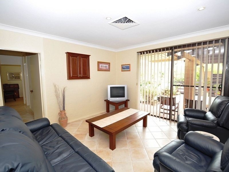 22 Ashurst Drive, Lesmurdie WA 6076