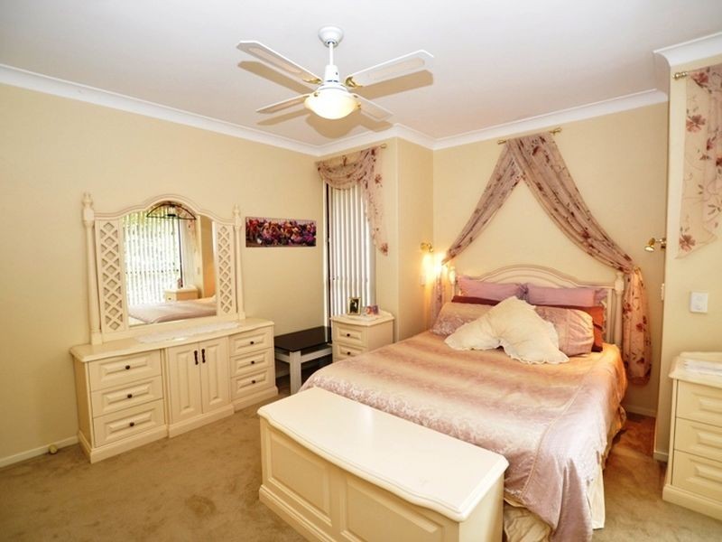 22 Ashurst Drive, Lesmurdie WA 6076