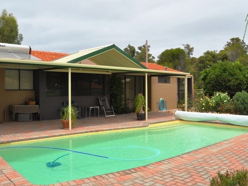 22 Ashurst Drive, Lesmurdie WA 6076