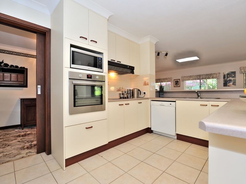24 Curtis Street, Lesmurdie WA 6076