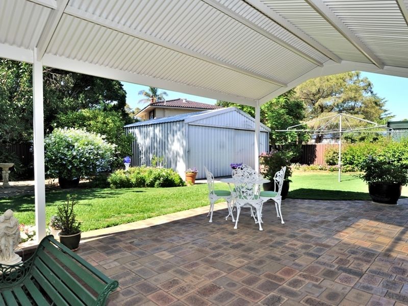 24 Curtis Street, Lesmurdie WA 6076